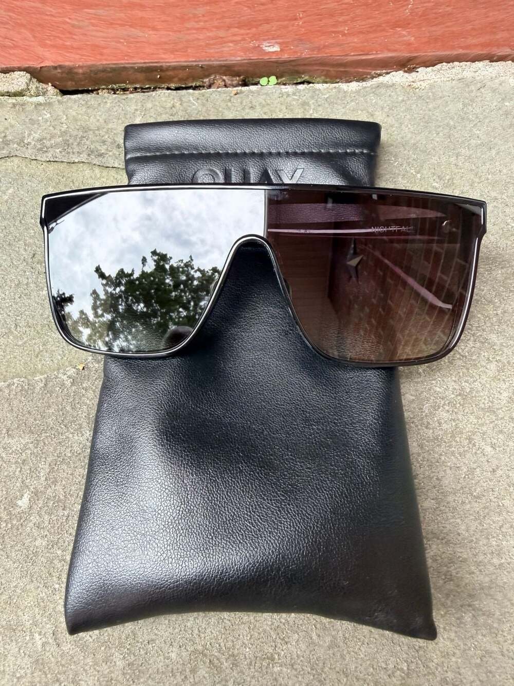 Quay Australia Nightfall Oversized Shield Flat Top Sunglasses - Picture 2 of 6